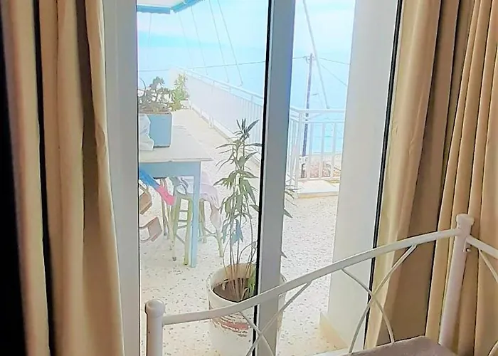 Mondo Cosseri Appartamento Akrata